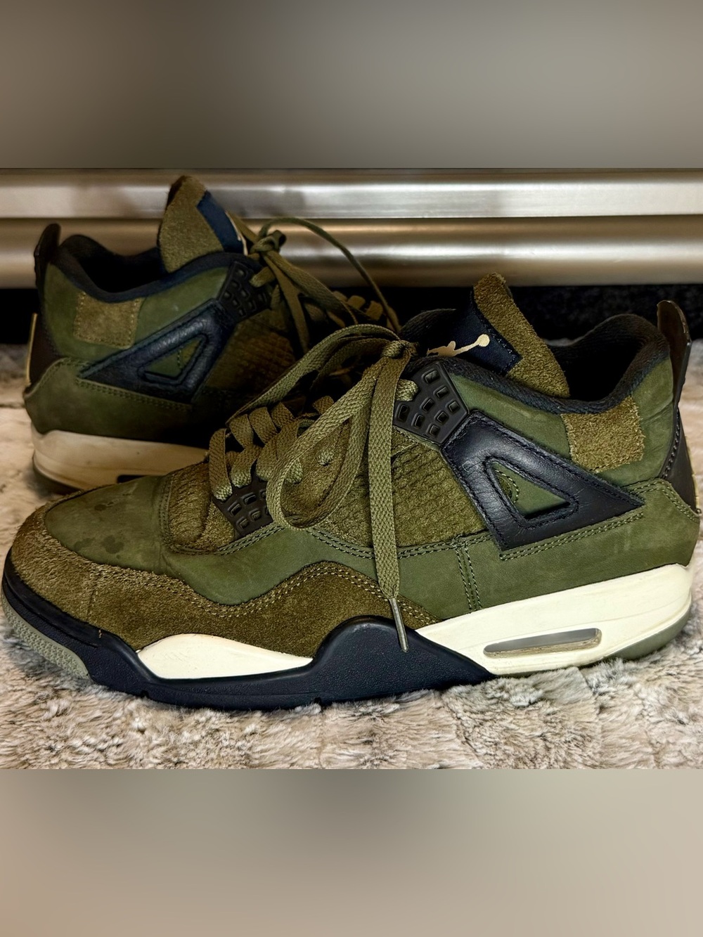 Air Jordan 4 Retro SE Craft ‘Meduim Olive/Pale Vanilla Men’s Size 8 FB9927-200